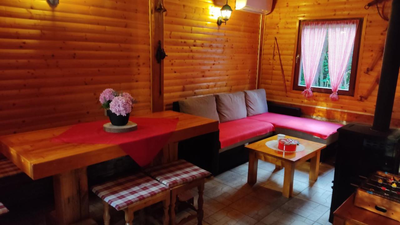 Kuca Za Odmor "Med Strmci" Vila Zlobin Exterior foto